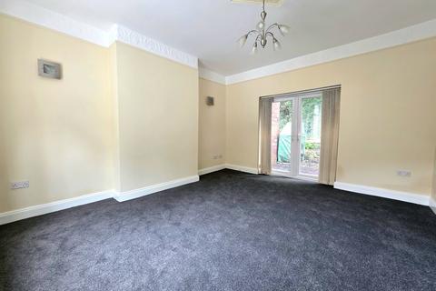 3 bedroom end of terrace house to rent, Lady Ann Road, Soothill
