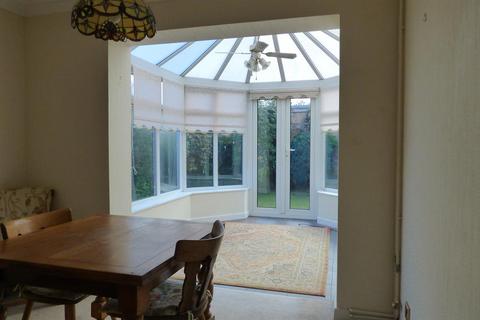 3 bedroom bungalow for sale, Ryall Meadow, Ryall, Upton Upon Severn, Worcestershire, WR8 0PJ