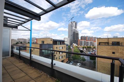 3 bedroom flat to rent, Boardwalk Place, London