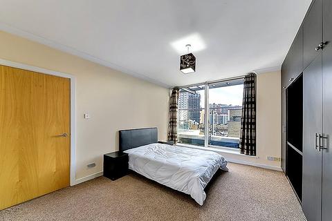 3 bedroom flat to rent, Boardwalk Place, London