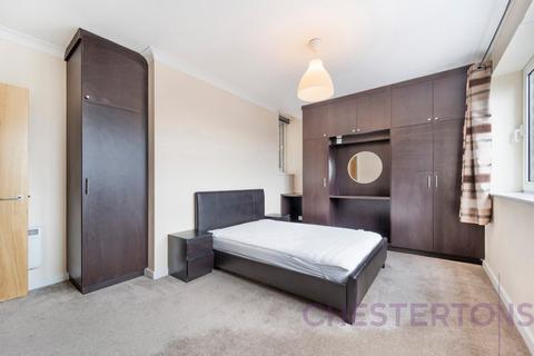 3 bedroom flat to rent, Boardwalk Place, London