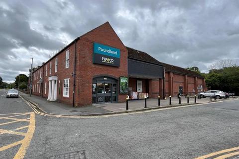 Shop to rent, Berriew St Welshpool SY21 7SQ
