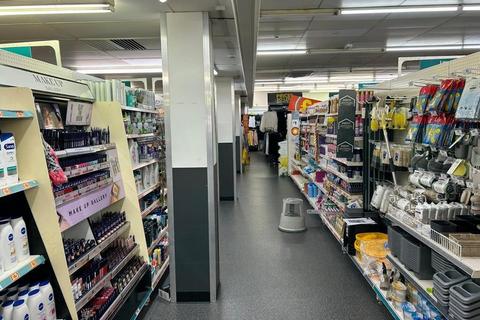 Shop to rent, Berriew St Welshpool SY21 7SQ