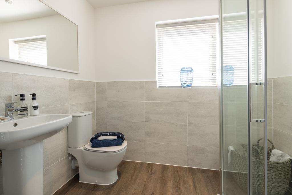 Internal image of the main bedroom en suite in...