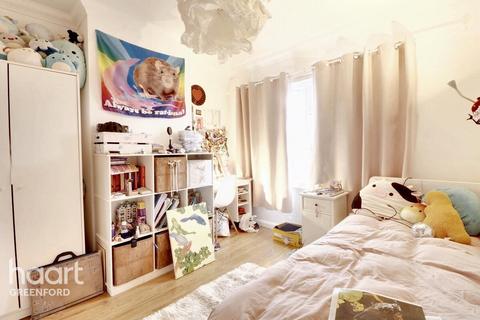 3 bedroom maisonette for sale, Browning Avenue, London