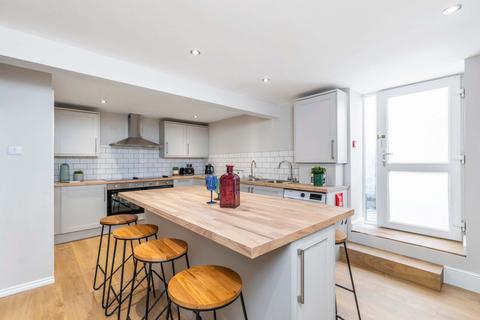 8 bedroom house to rent, Headingley Avenue, Leeds LS6