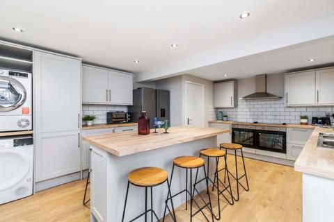 8 bedroom house to rent, Headingley Avenue, Leeds LS6