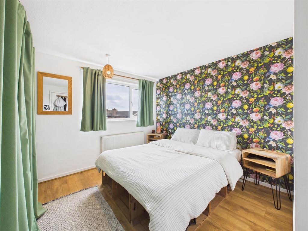 Bedroom: