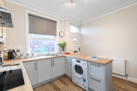 6 bedroom house to rent, Harold Terrace, Leeds LS6