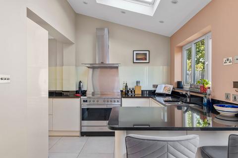 21 Haslam Avenue, Sutton, SM3 9ND