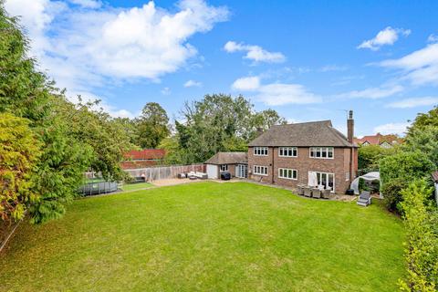 3 bedroom detached house for sale, Tadworth Street, Tadworth KT20