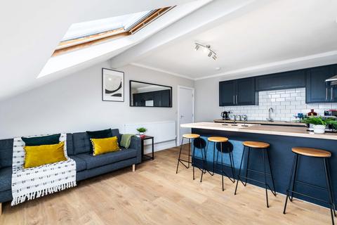 4 bedroom flat to rent, Kelso Road, Leeds LS2