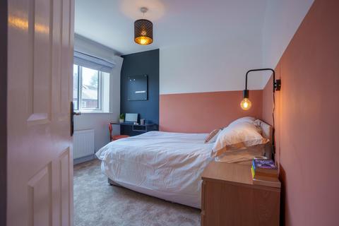 4 bedroom house to rent, Park View Grove, Leeds LS4