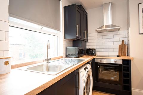 2 bedroom flat to rent, Norville Terrace, Leeds LS6