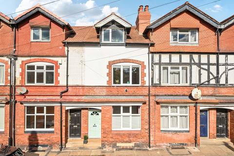 4 bedroom terraced house for sale, Hawthorn Vale, Leeds LS7