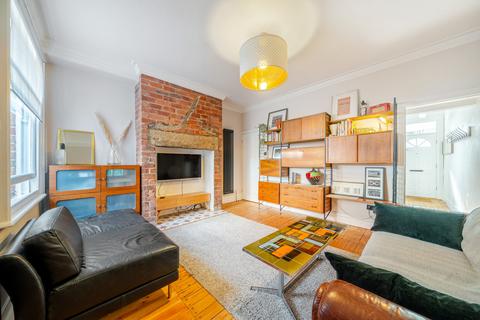4 bedroom terraced house for sale, Hawthorn Vale, Leeds LS7