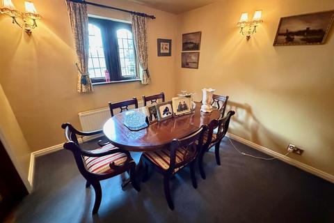 2 bedroom bungalow for sale, Dudwell Lane, Skircoat Green, Halifax