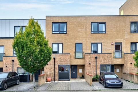 4 bedroom townhouse for sale, Dunn Side, Chelmsford CM1