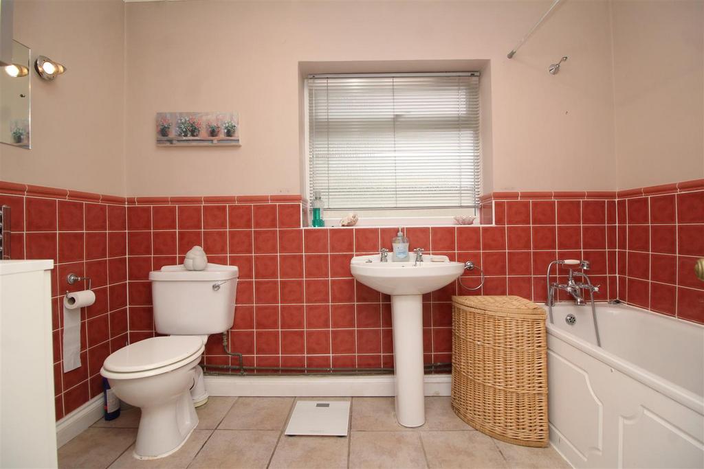 Bathroom.JPG