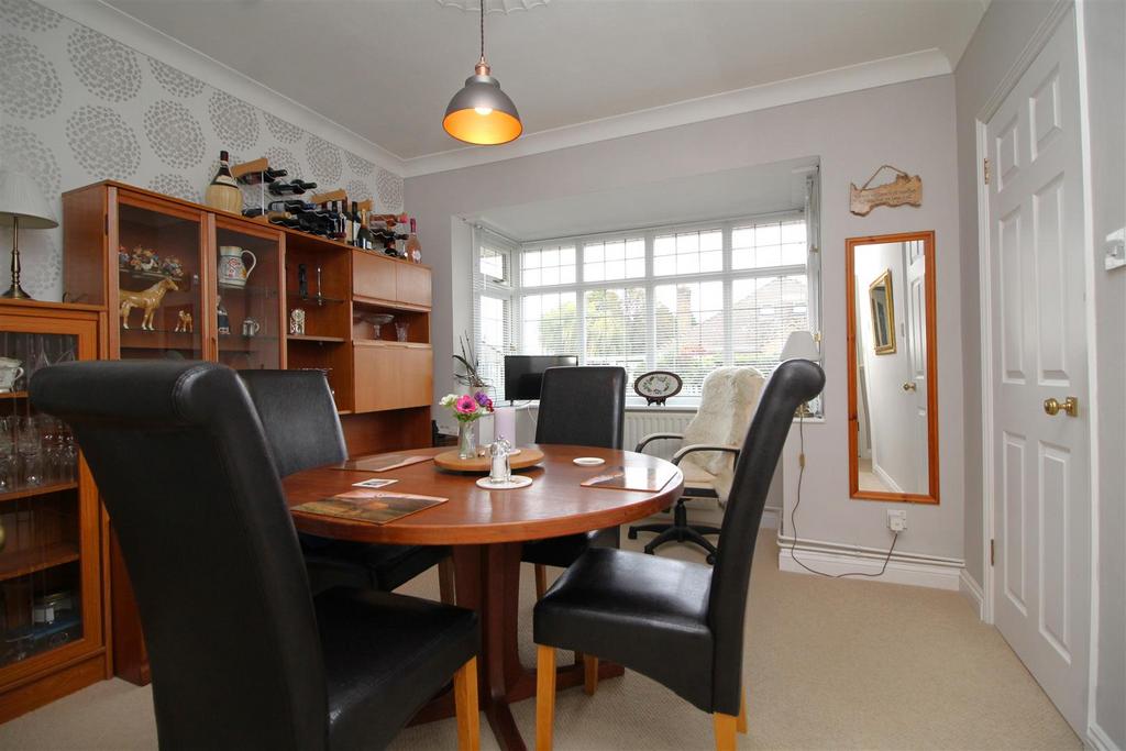 Dining room .JPG
