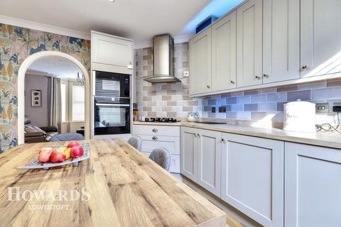 2 bedroom terraced house for sale, Wollaston Road, Lowestoft