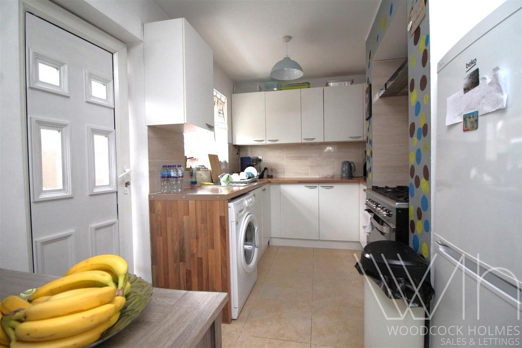 Kitchen 1.JPG