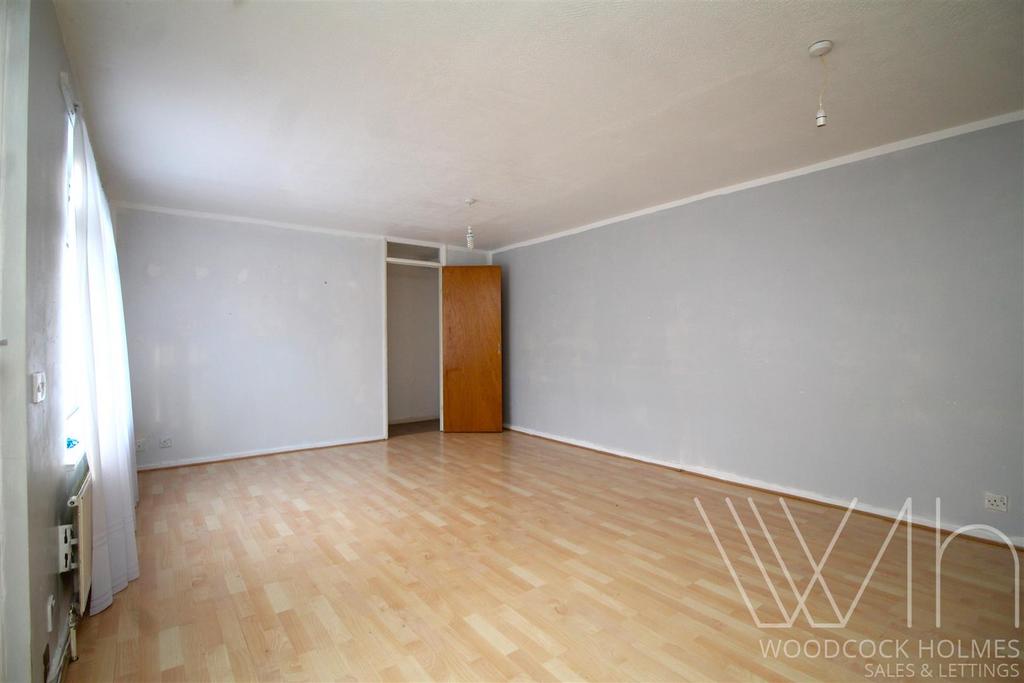 Living room 2  1.JPG