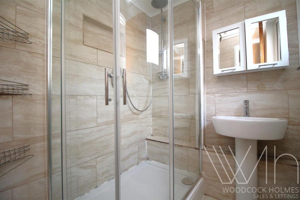 Shower room  1.JPG