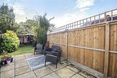 73b Albemarle Gardens, New Malden, KT3 5BB