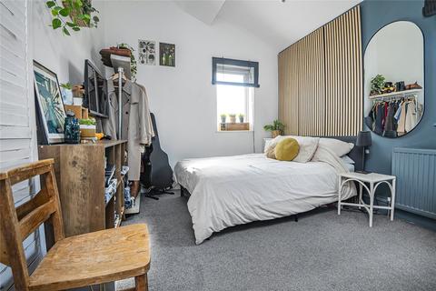 73b Albemarle Gardens, New Malden, KT3 5BB