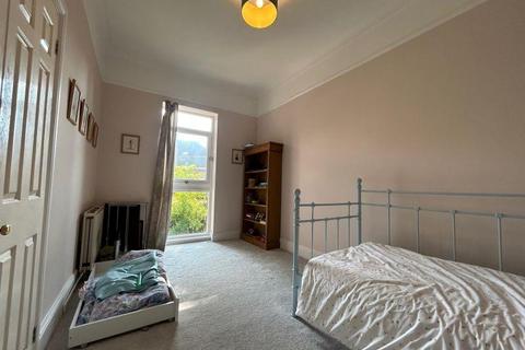 2 bedroom flat to rent, West Overcliff Drive, Bournemouth