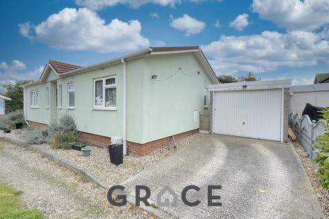 2 bedroom park home for sale, Chalk Hill Lane, Great Blakenham, Ipswich