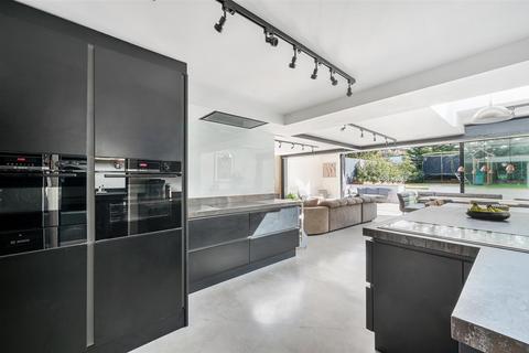 5 bedroom detached house for sale, Chapel Way, Epsom