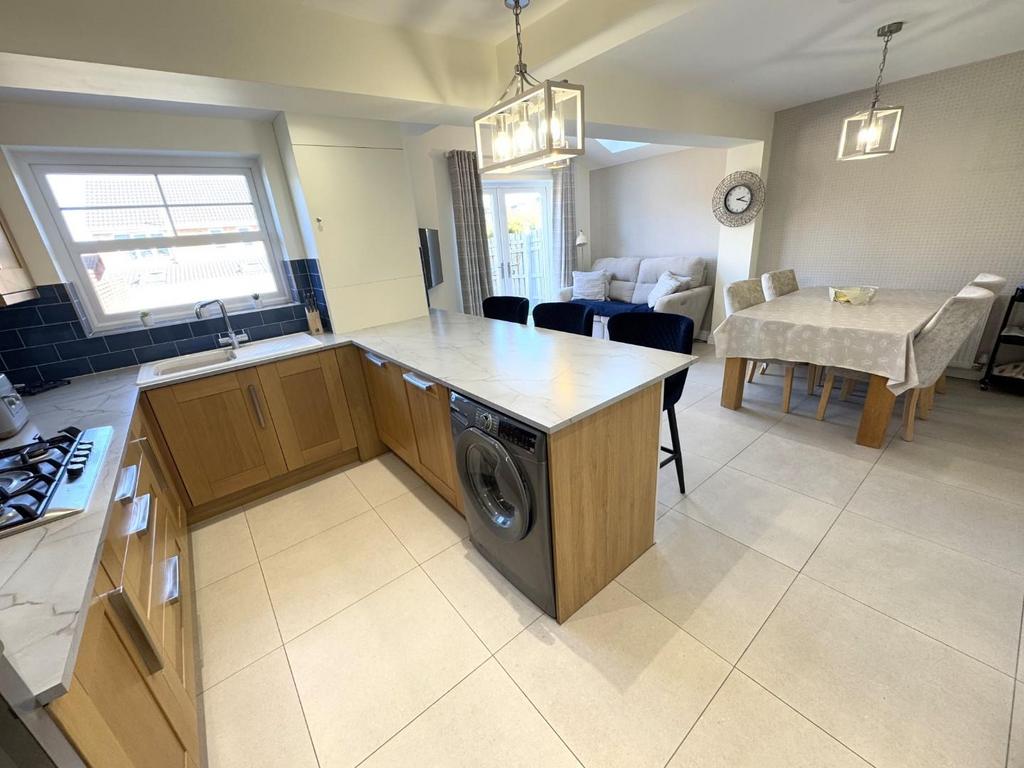 Kitchen/diner/family room