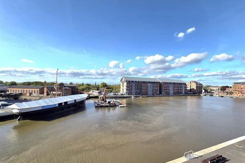 undefined, Biddle & Shipton, Gloucester Docks