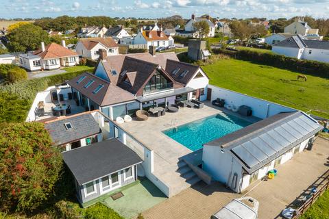 4 bedroom detached house for sale, Route De Farras, Forest, Guernsey
