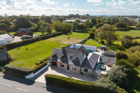 4 bedroom detached house for sale, Route De Farras, Forest, Guernsey