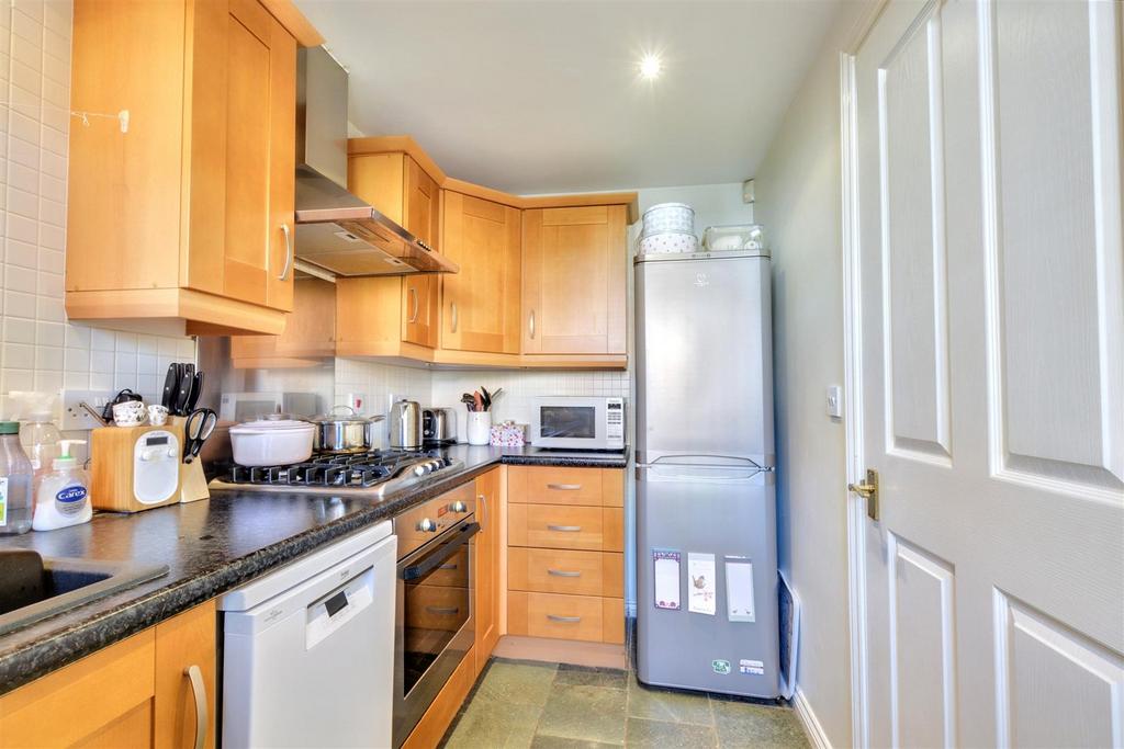 Kitchen 2.jpeg