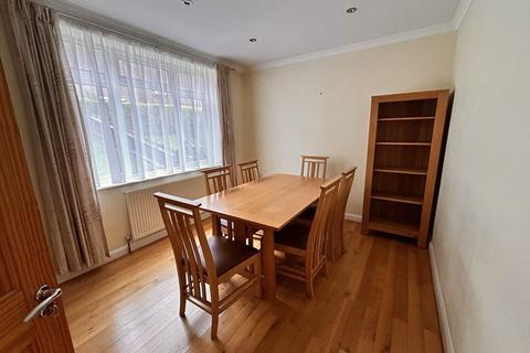 3 bedroom semi-detached house to rent, Bowring Green, South Oxhey