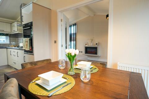 2 bedroom park home for sale, Studley, Warwickshire, B80