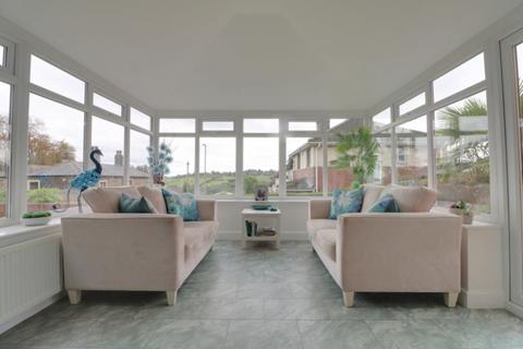 4 bedroom detached house for sale, Park View Court, Cleckheaton, West Yorkshire, BD19