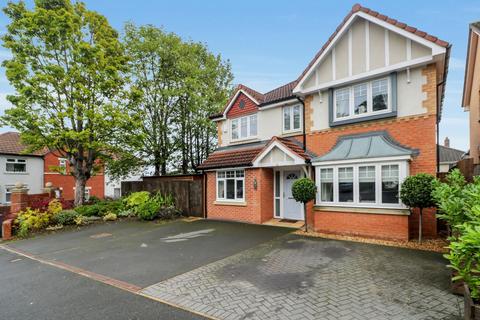 4 bedroom detached house for sale, Park View Court, Cleckheaton, West Yorkshire, BD19