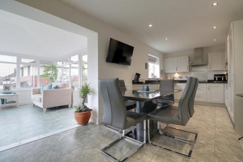 4 bedroom detached house for sale, Park View Court, Cleckheaton, West Yorkshire, BD19