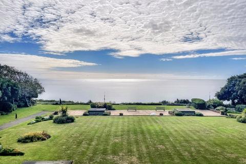 3 bedroom flat for sale, Bournemouth