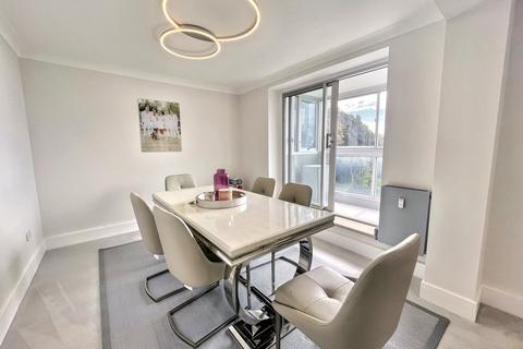 3 bedroom flat for sale, Bournemouth