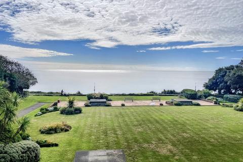 3 bedroom flat for sale, Bournemouth