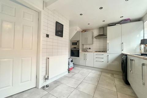 3 bedroom end of terrace house for sale, Central Drive, Dudley DY3