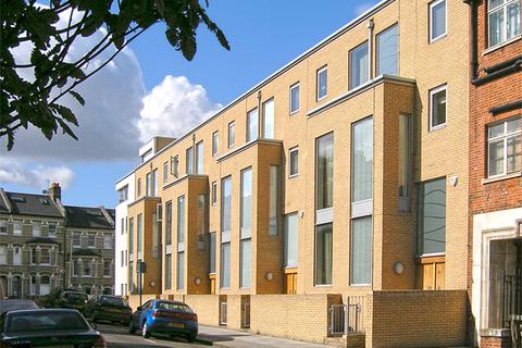 undefined, 34 Illminster Gardens at Resales, 34, Ilminster Gardens SW11