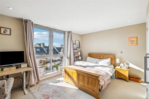 undefined, 34 Illminster Gardens at Resales, 34, Ilminster Gardens SW11