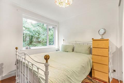 34 Mountcombe Close, Surbiton, KT6 6LJ